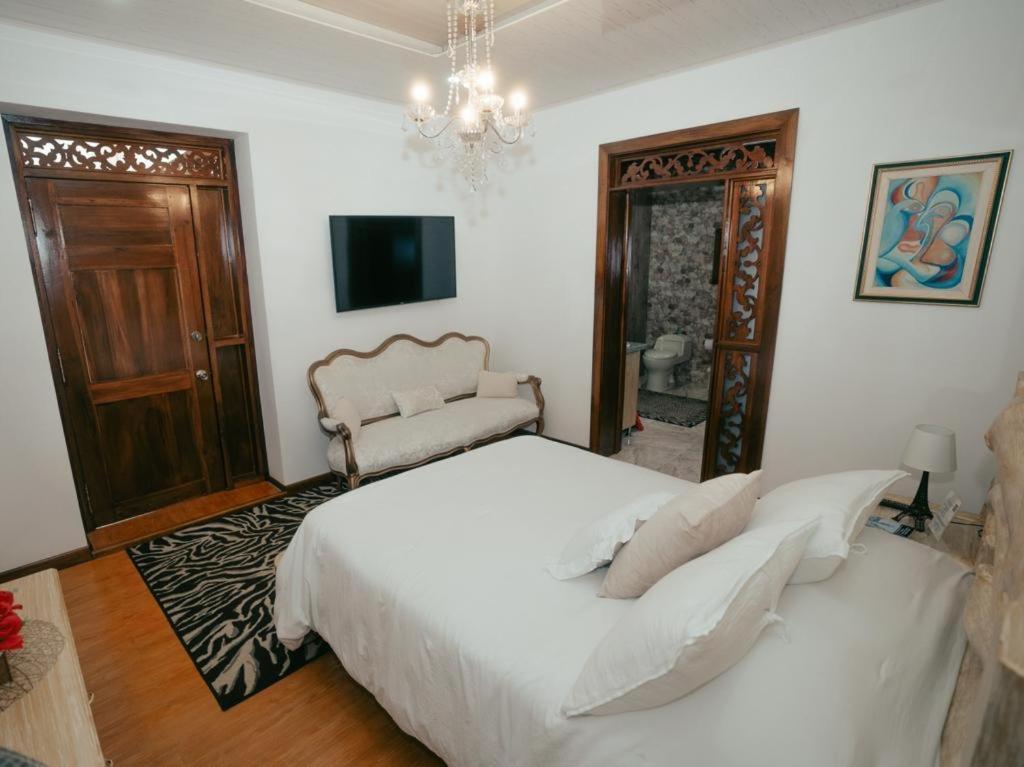 Hotel Salamina Highs Esterno foto